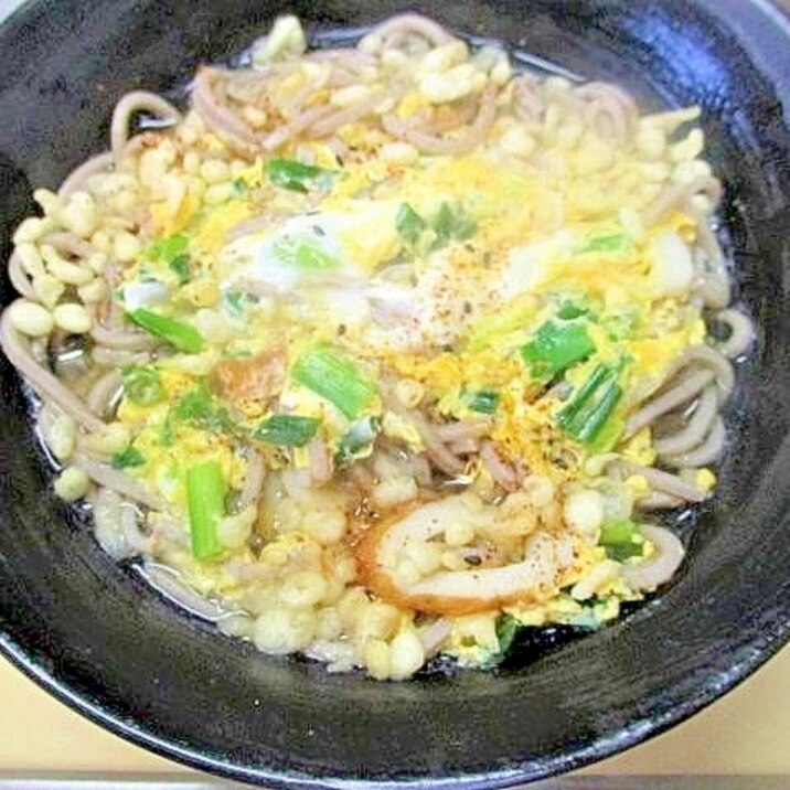 簡単☆竹輪・小ねぎの卵とじ蕎麦(天かす添え)